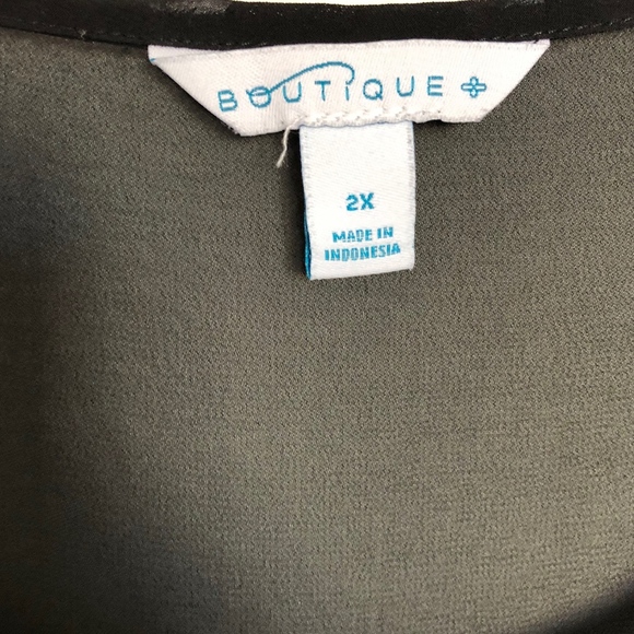 Black top with lace trim - Picture 3 of 4